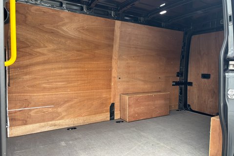 Volkswagen Crafter CR35 L2 H1 Mwb Lr 177 ps Tdi Trendline DSG Panel Van 10