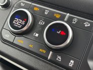 Land Rover Defender 90 D200 Hard Top MHEV 17