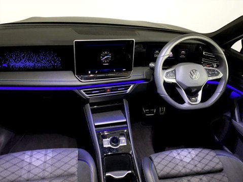 Volkswagen Tiguan 1.5 eTSI MHEV R-Line SUV 5dr Petrol Hybrid DSG Euro 6 (s/s) (150 ps) 1 Owne 19