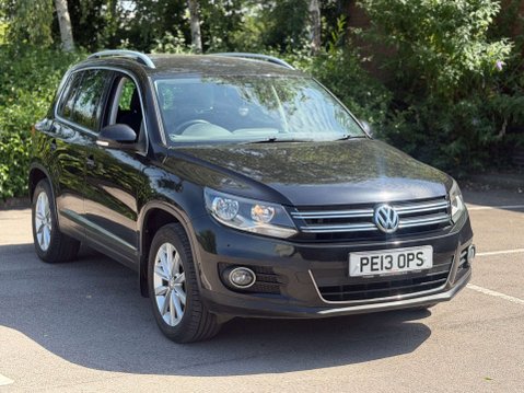Volkswagen Tiguan 2.0 TDI BlueMotion Tech SE SUV 5dr Diesel Manual 4WD Euro 5 (s/s) (140 ps) 6
