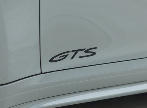 Porsche 911 Targa 4 GTS (992) 37