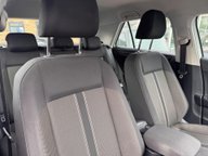 Volkswagen T-Roc SE TSI 10