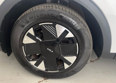Kia Sportage 1.6 T-GDi HEV PURE 14