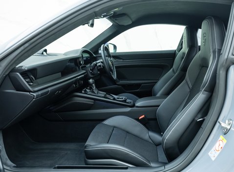 Porsche 911 GT3 Touring (992) 15