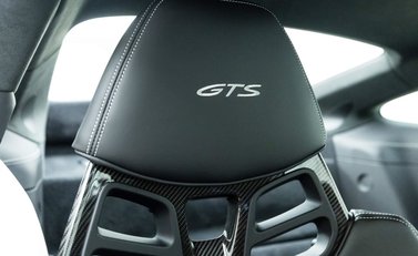 Porsche 911 Carrera GTS (992) 13