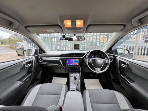 Toyota Auris VVT-I ACTIVE TOURING SPORTS 26
