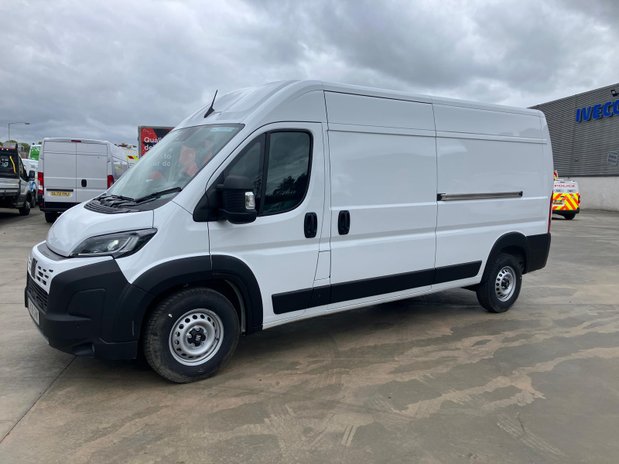 Fiat Ducato 35 L3H2 STANDARD Panel Van *pre-reg* 3