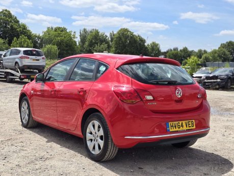 Vauxhall Astra 1.6 16v Design Hatchback 5dr Petrol Auto Euro 5 (115 ps) 31