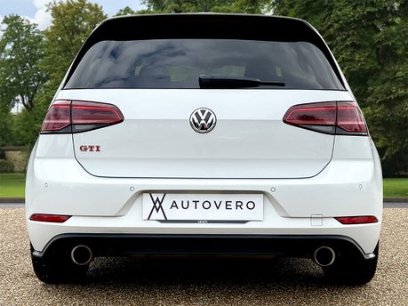 Volkswagen Golf GTI PERFORMANCE TSI DSG 6