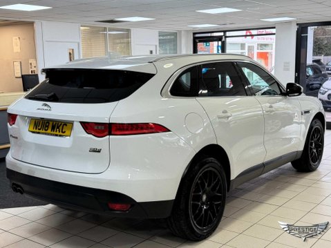 Jaguar F-Pace 2.0 D180 Prestige Auto AWD Euro 6 (s/s) 5dr 4