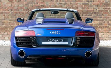 Audi R8 V10 Spyder 5