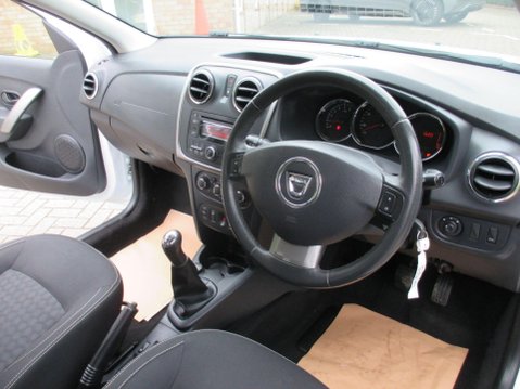 Dacia Logan 0.9 TCe Laureate Euro 6 (s/s) 5dr 17