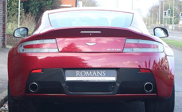 Aston Martin V12 Vantage 5