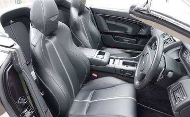 Aston Martin V12 Vantage S Roadster 19