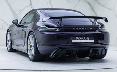 Porsche Cayman GT4 (718) 7