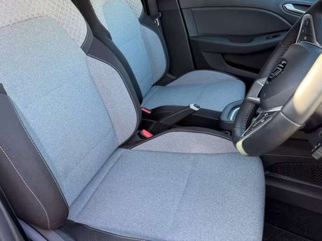 Renault Clio 1.6 E-TECH evolution Hatchback 5dr Petrol Hybrid Auto Euro 6 (s/s) (145 ps) 5
