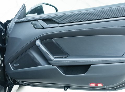 Porsche 911 GT3 Touring (992) 27