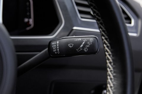 Volkswagen Tiguan R-LINE TECH TDI DSG 18