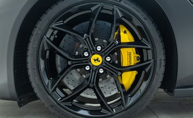 Ferrari GTC4 Lusso T 28