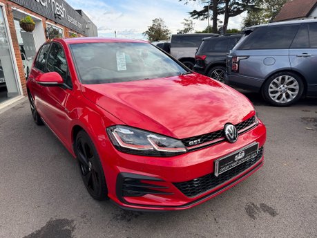 Volkswagen Golf GTI TSI 9
