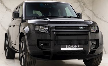 Land Rover Defender 110 V8 1