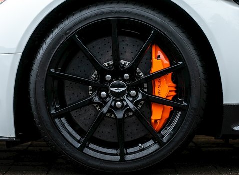 Aston Martin V12 Vantage AMR 10