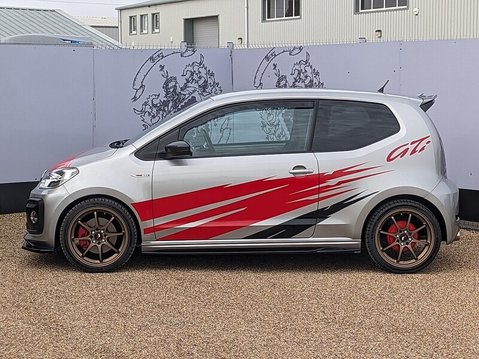 Volkswagen Up TSI up! GTI 4