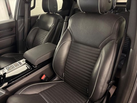 Land Rover Discovery 3.0 TD V6 HSE Auto 4WD Euro 6 (s/s) 5dr 10