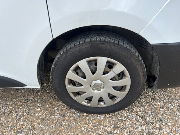 Renault Trafic LWB L2H1 Low Roof Business LL30 Air Con Sensors EURO 6 NO VAT 16