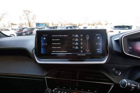 Peugeot 208 PURETECH GT S/S 25