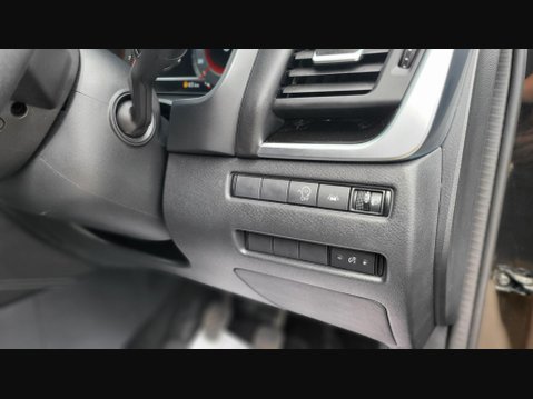 Nissan Qashqai DIG-T N-CONNECTA MHEV 21