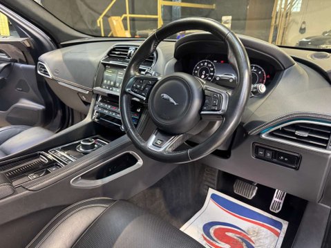 Jaguar F-Pace 2.0 F-Pace R-Sport AWD D Auto 4WD 5dr 3