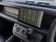 Land Rover Defender V8 73