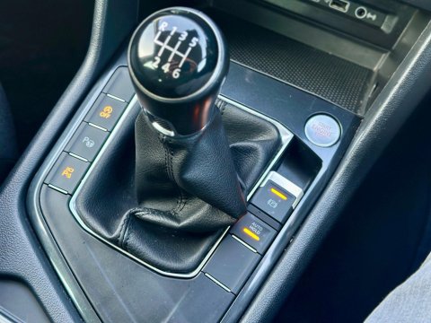 Volkswagen Tiguan 2.0 TDI SE Navigation Euro 6 (s/s) 5dr 16