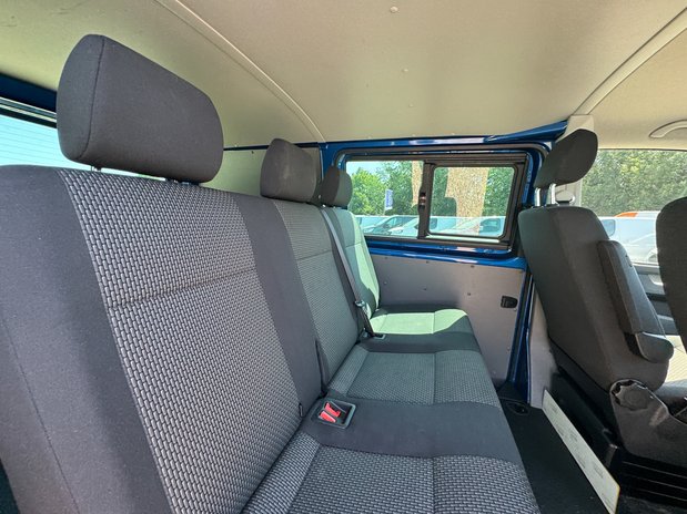 Volkswagen Transporter Crew Cab AUTO SWB L1H1 Low Roof T32 Highline 204ps 4motion Air Con Alloys E 16