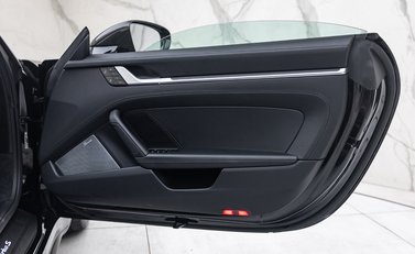 Porsche 911 Turbo S Cabriolet (992) 38