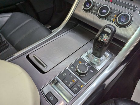 Land Rover Range Rover Sport 3.0 Range Rover Sport HSE SDV6 Auto 4WD 5dr 82