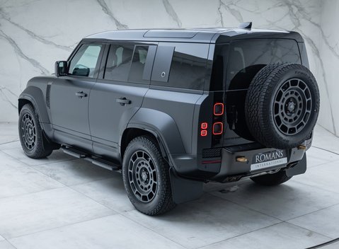 Land Rover Defender OCTA EDITION ONE 10