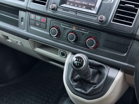 Volkswagen Transporter 2.0 Transporter T32 Highline TDI BlueMotion Technology 17
