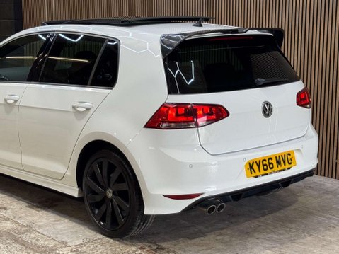 Volkswagen Golf 2.0 Golf R-Line Edition TDI BlueMotion Technology 5dr 32