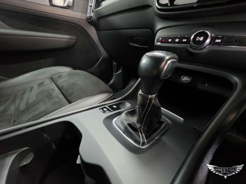 Volvo XC40 1.5 T3 R-Design Euro 6 (s/s) 5dr 32