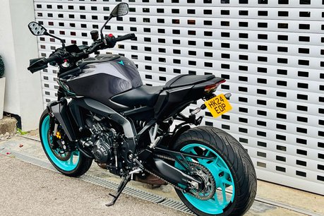 Yamaha MT-09 MT-09 (MTN890) 24 25