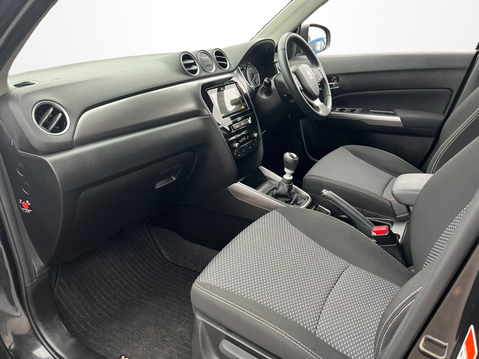Suzuki Vitara 1.4 Boosterjet 48V Hybrid SZ-T 2