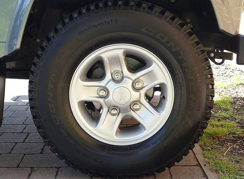 Land Rover 90 County 14