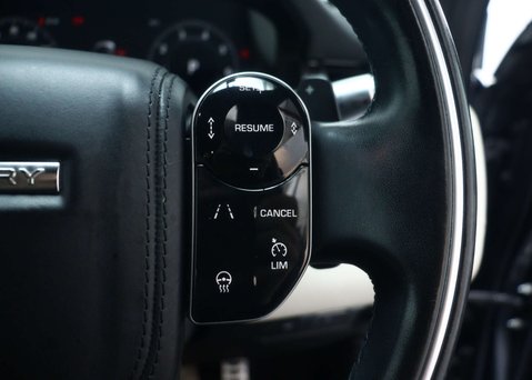 Land Rover Discovery Sport 2.0 Discovery Sport R-Dynamic HSE Auto 4WD 5dr 35