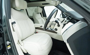 Land Rover Range Rover P440e Autobiography LWB PHEV 10
