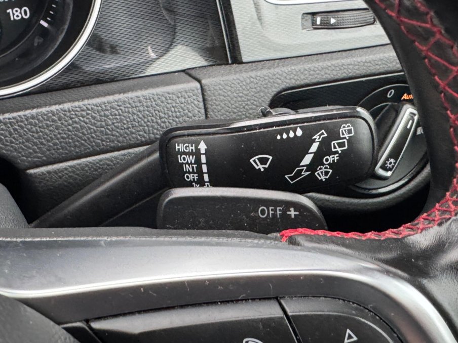 2016 Volkswagen Golf — image 34