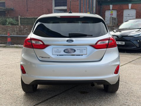 Ford Fiesta TREND 8