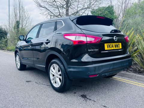 Nissan Qashqai ACENTA PREMIUM DIG-T 4