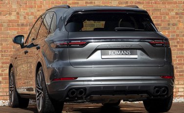 Porsche Cayenne Turbo S E-Hybrid 3